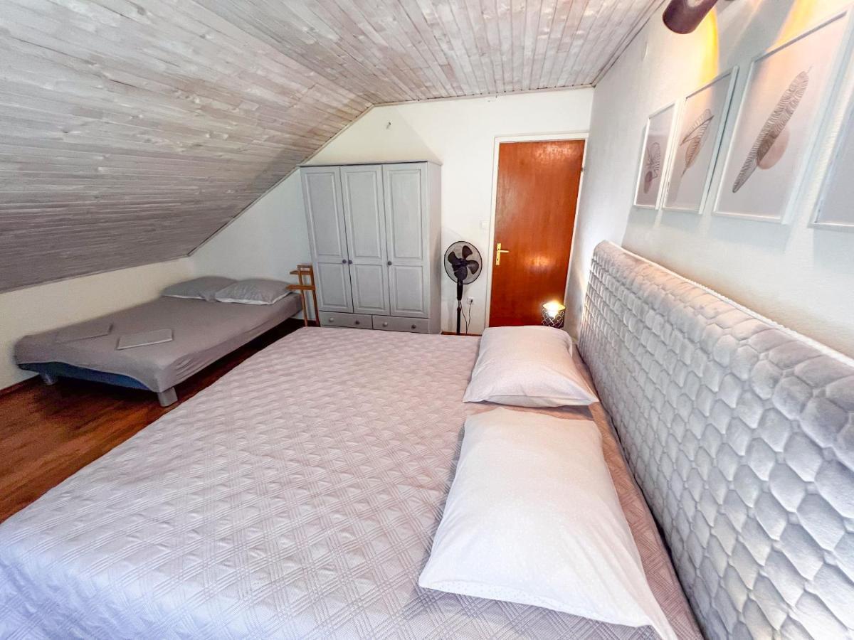 Apartment Cesare 3 Zastražišće المظهر الخارجي الصورة