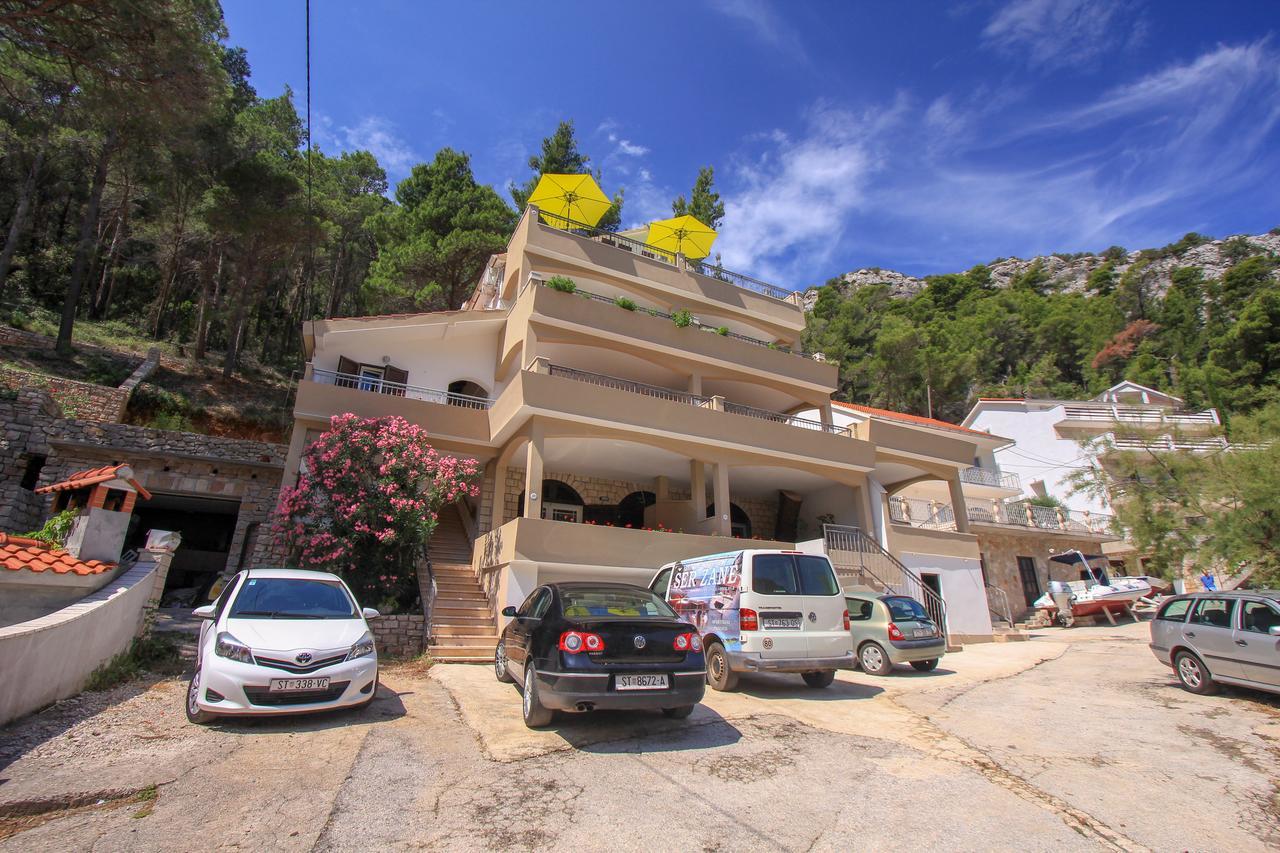 Apartment Cesare 3 Zastražišće المظهر الخارجي الصورة